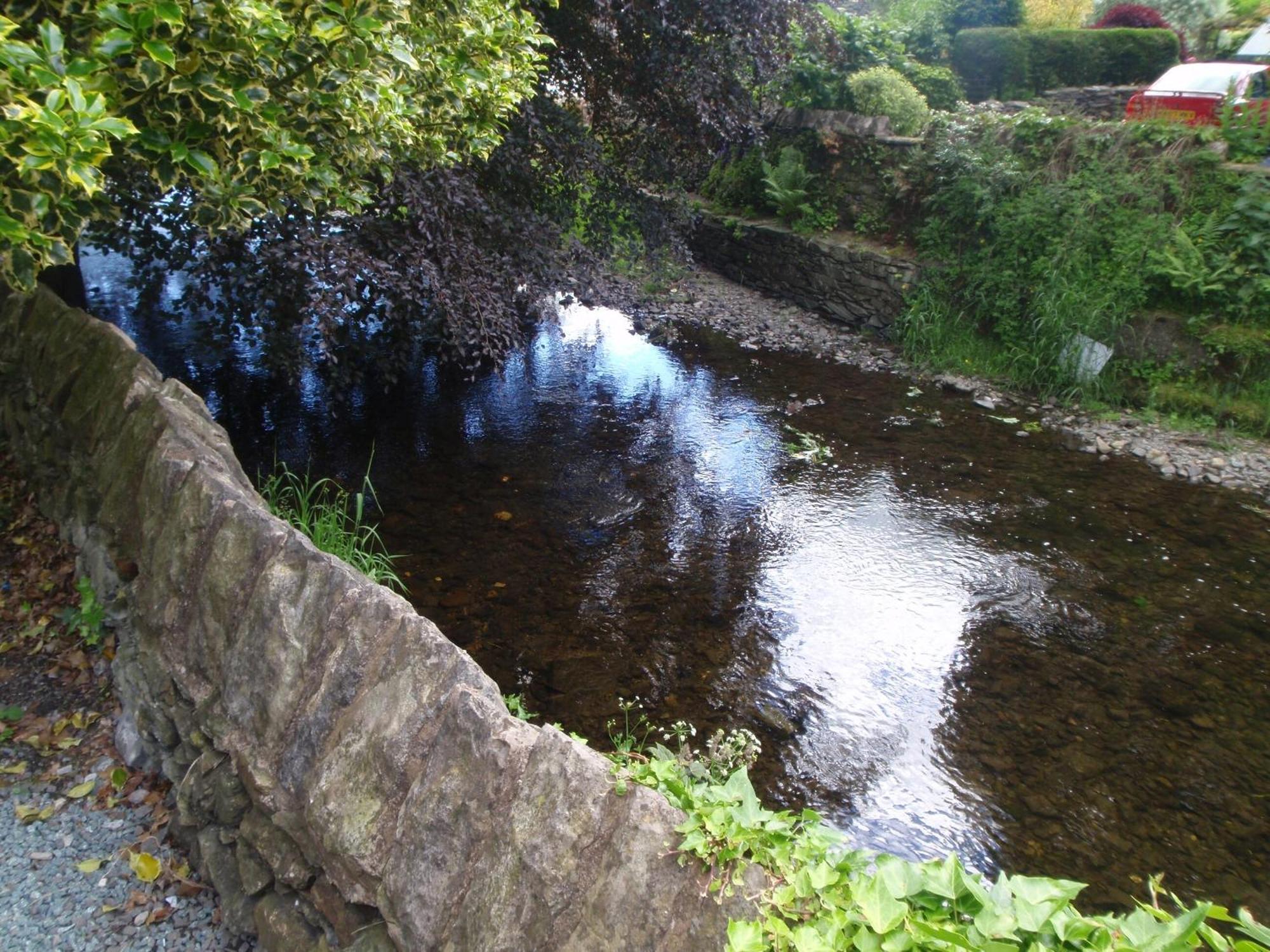 Holy Waters Villa Staveley  Bagian luar foto